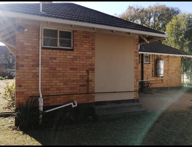2 BEDROOM FREEHOLD SOLD IN STILFONTEIN EXT 1